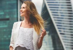 Cura Dei Capelli Anti-Inquinamento - Come Proteggere i Capelli Da Tossine, Inquinamento Urbano e Smog?