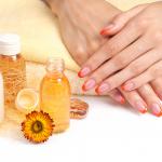 Manicure all'Olio: Metodo Naturale Per Avere Unghie Delle Mani Forti e Sane!