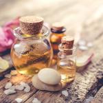 Quale olio è il migliore per ridurre le smagliature? Ecco le routine e gli ingredienti più efficaci